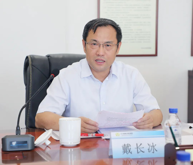 戴長冰出席“中國夢·勞動美——喜迎二十大解放思想再出發(fā)”讀書征文活動頒獎儀式同獲獎代表座談(圖2) 戴長冰出席“中國夢·勞動美——喜迎二十大解放思想再出發(fā)”讀書征文活動頒獎儀式同獲獎代表座談(圖2)