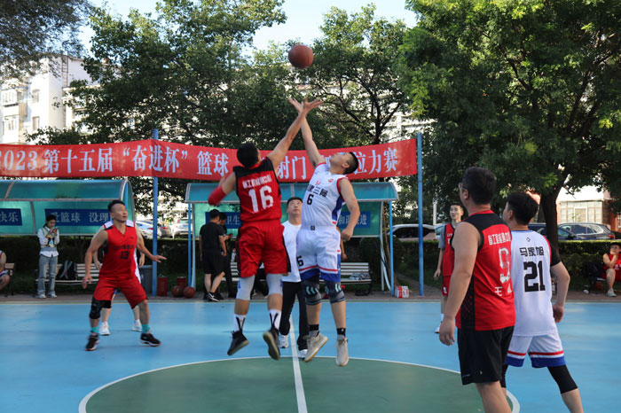 賽場結(jié)友誼 合作拓市場——省建科院與中建三局東北分公司開展籃球友誼對抗賽(圖2)